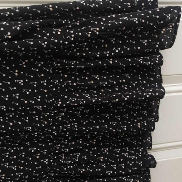 Ann Taylor LOFT Black Print Blouse - Small - Picture 6 of 7